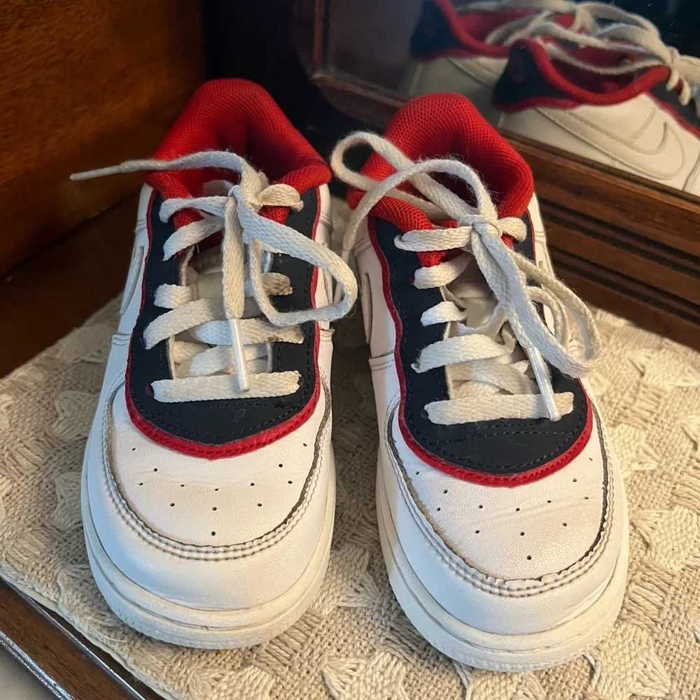 NIKE Classic Air Force 1 Low Top Casual Sneakers‎ White Red Navy Blue Toddler 9C